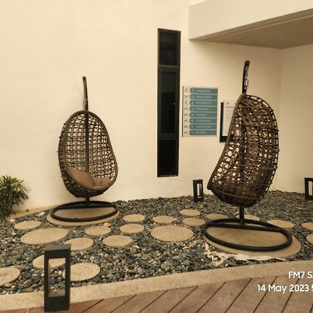 Seaview Luxury Suites At The Shore Kota Kinabalu Bagian luar foto