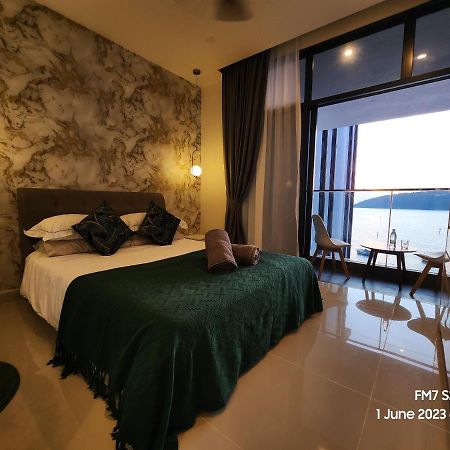 Seaview Luxury Suites At The Shore Kota Kinabalu Bagian luar foto