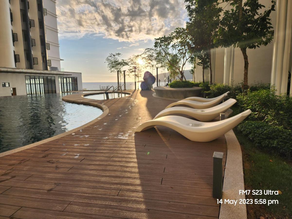 Seaview Luxury Suites At The Shore Kota Kinabalu Bagian luar foto