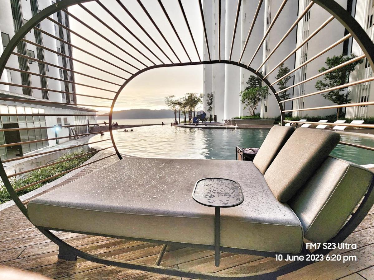 Seaview Luxury Suites At The Shore Kota Kinabalu Bagian luar foto